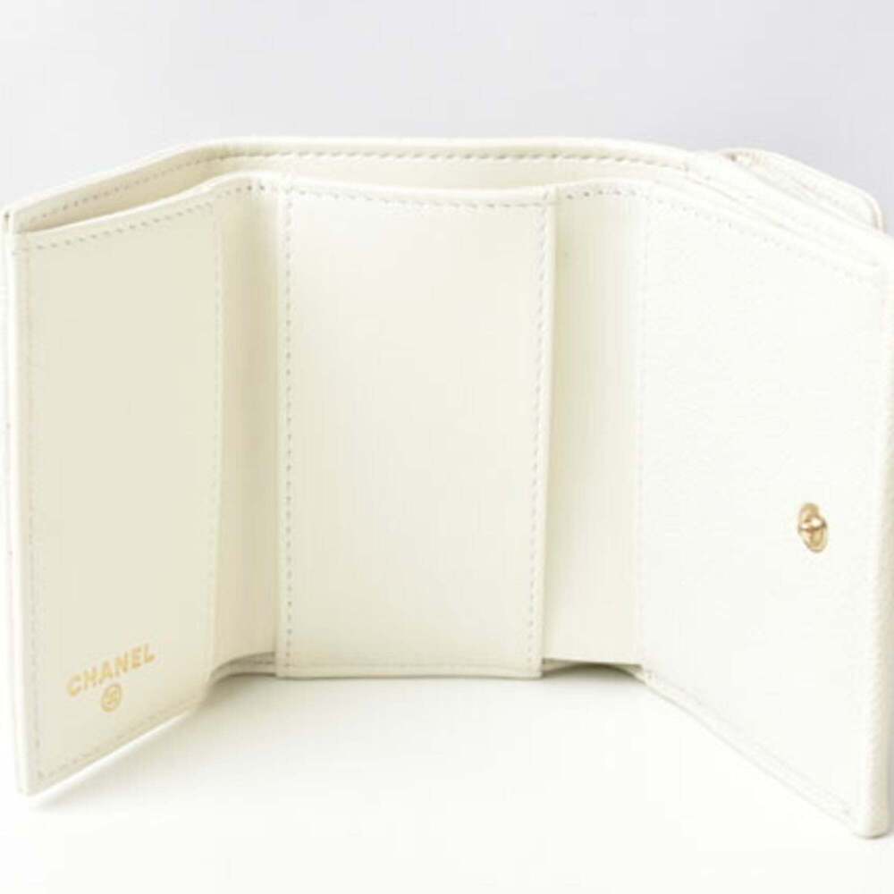 CHANEL White Caviar Leather Wallet - Picture 6 of 11